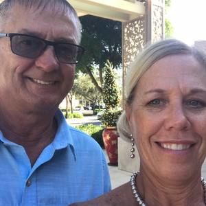 Meet your Posher, Lora